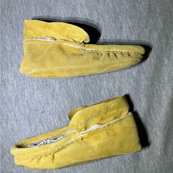 New childrens beaded blue and white leather moccasin - Picture 5 of 6